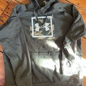Men’s XL Under Armour Sweatshirt